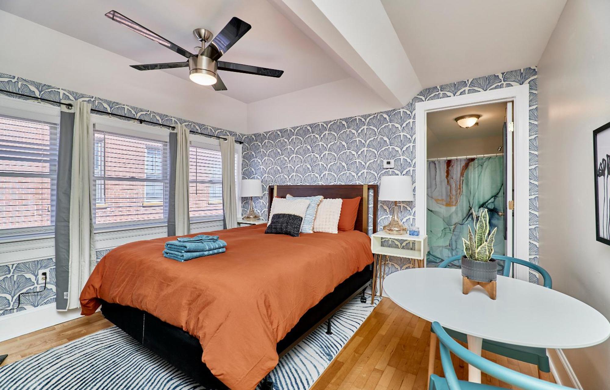 White House At Grand Central Tower Grove Bagian luar foto