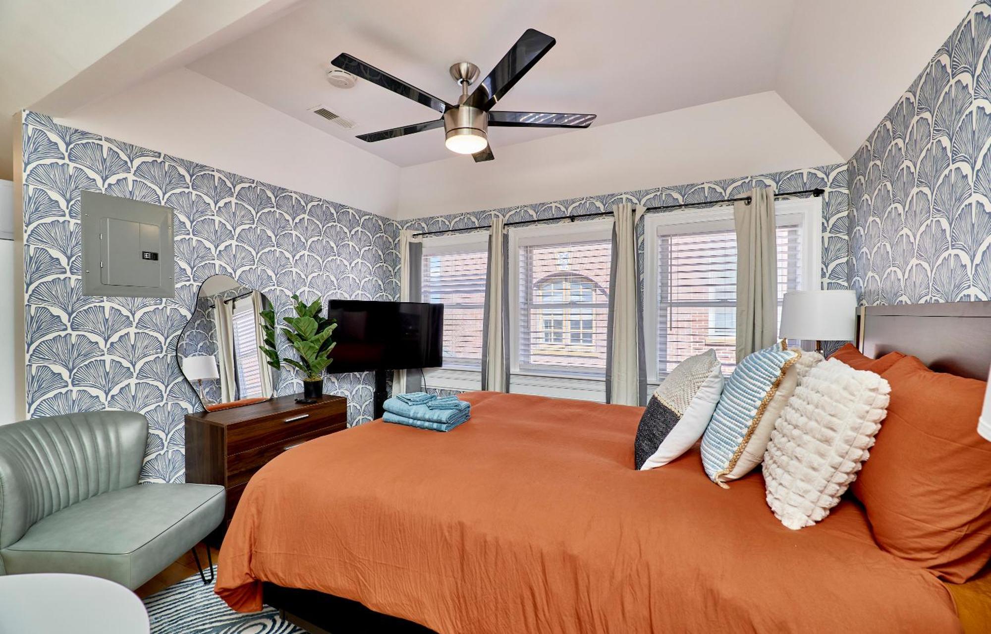 White House At Grand Central Tower Grove Bagian luar foto
